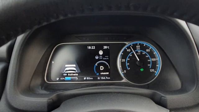 Leaf Ze1 движение по трассе с максимальной скоростью.