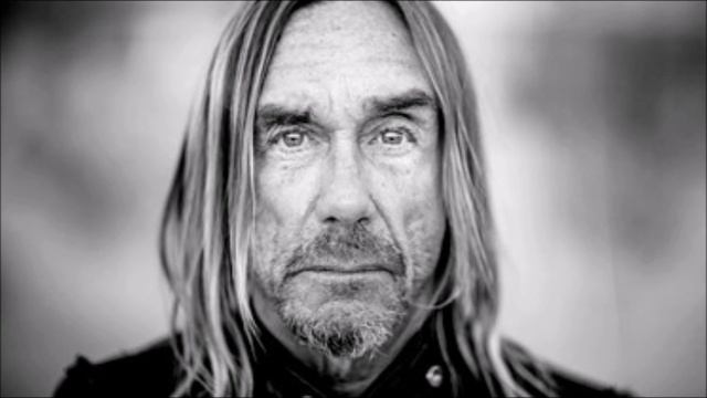 Iggy Pop - We Have All The Time In The World смотреть онлайн