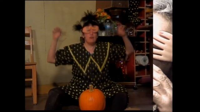 Chickster's Nest  #32  With RADIOACTIVE CHICKEN HEADS Carrot Topp & Rockin' Robin