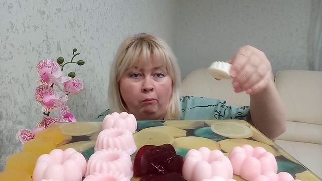 МУКБАНГ/ MUKBANG Желейные пироженки? Сладкая история с перчинкой? смотреть онлайн