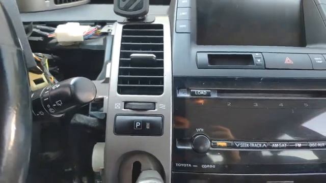 Toyota Prius как снять центральный дисплей/ навигацию/климат. Prius MFD screen Removal смотреть онлайн