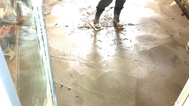 Бетонный пол без пыли | шлифовка |затирка бетона вертолетом смотреть онлайн