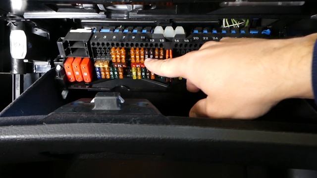 HEATED SEATS FUSE LOCATION REPLACEMENT BMW E46 325I 330I 328I 323I 320I 320D 318D 318I 316I 330D смотреть онлайн