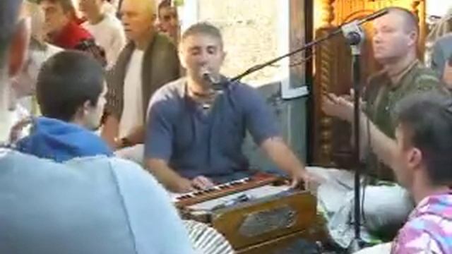 Нитай Чаран пр.Нрисимха пранама.на Нитьянанда Трайодаши смотреть онлайн
