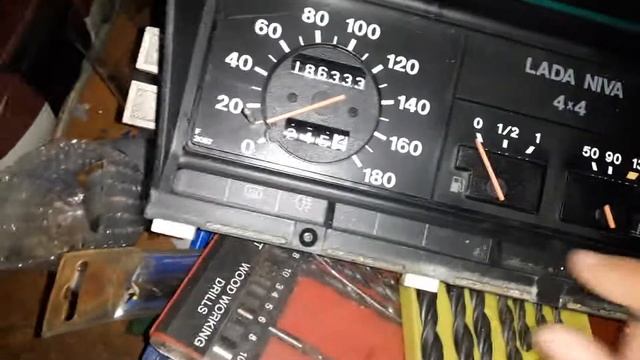 Улетел на большой скорости. 200 км/ч на ниве смотреть онлайн