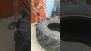 Резка тракторной покрышки