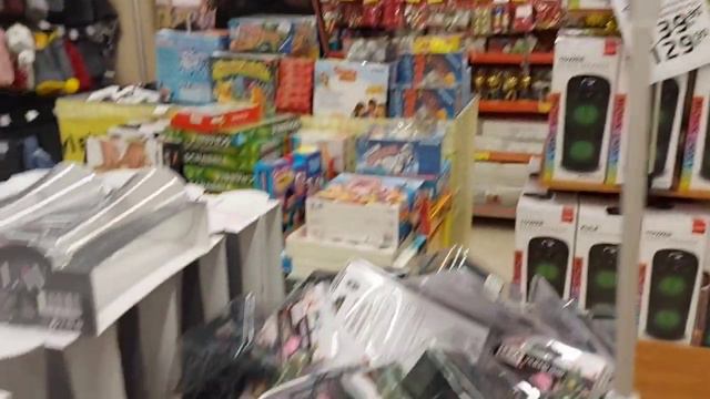 Новый год приходит в Махмутлар, подарки и игрушки к Новому году смотреть онлайн