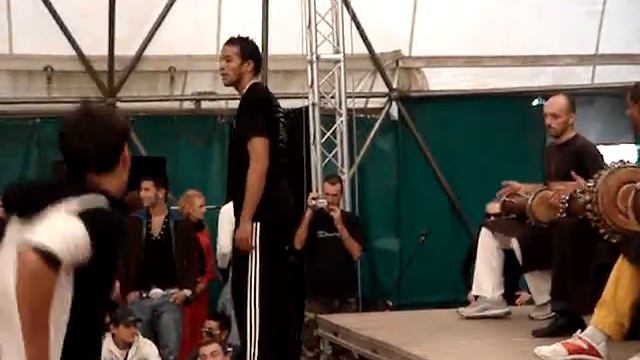 Maykel Fonts. Afro movements. Майкель Фонтс. Афро, танцы Йоруба. Разминка смотреть онлайн