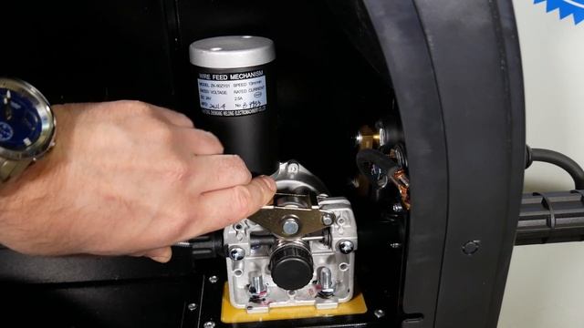 Находка для автосервиса. Однофазный полуавтомат AuroraPRO Skyway 250 смотреть онлайн