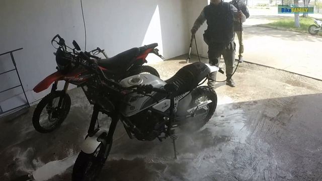 Как Помыть ДВА МОТА за 20ГРН!!! Виктор МОЖЕТ!)) смотреть онлайн
