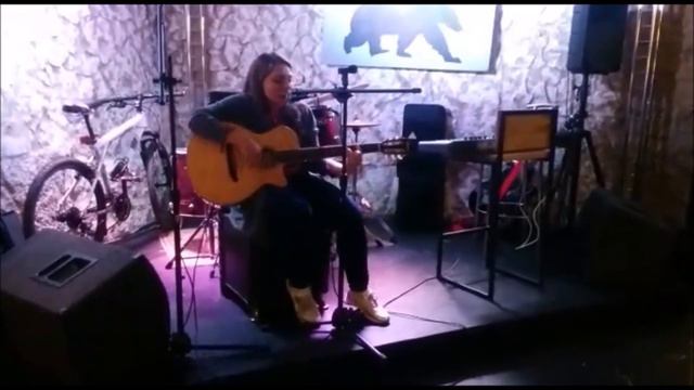 MOREMOЁ (Аня Долгополова) - Не та (Бар Маклалу, 2018) смотреть онлайн