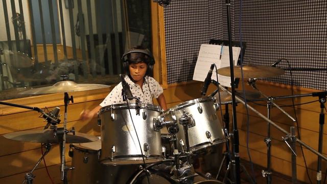 Advay Madan "Noisy Neighbour" Rock School Drum Kit ( Grade 4) смотреть онлайн