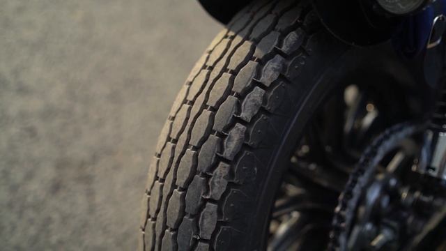 Harley Davidson Sportster custom: это максимально неудобный, но стильный мотоцикл смотреть онлайн