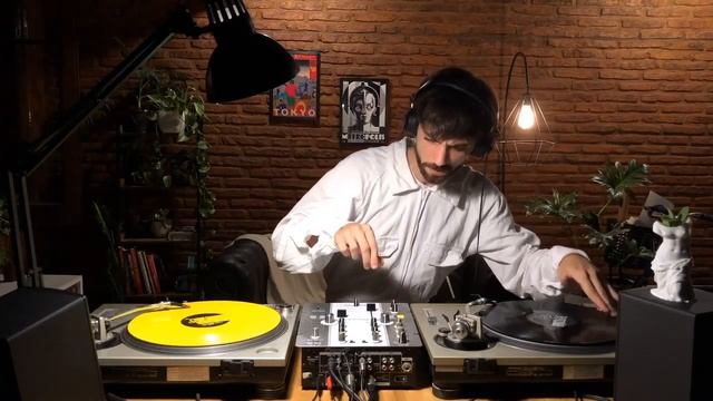 Techno vinyl mix by Sol Ortega & E110101 смотреть онлайн