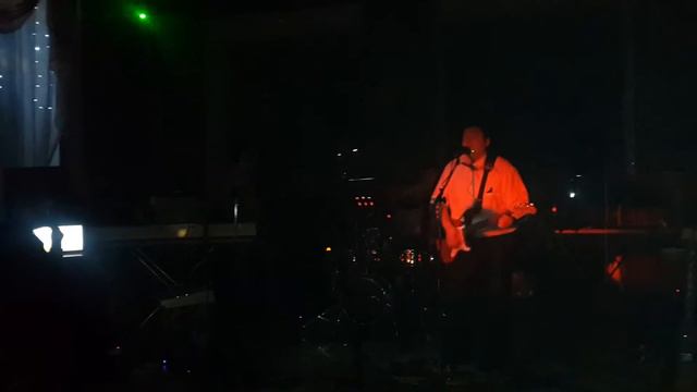 Неизвестный исполнитель группа theEazy RB. Свой Rock n roll music. Фрагмент песни "Просто" смотреть онлайн