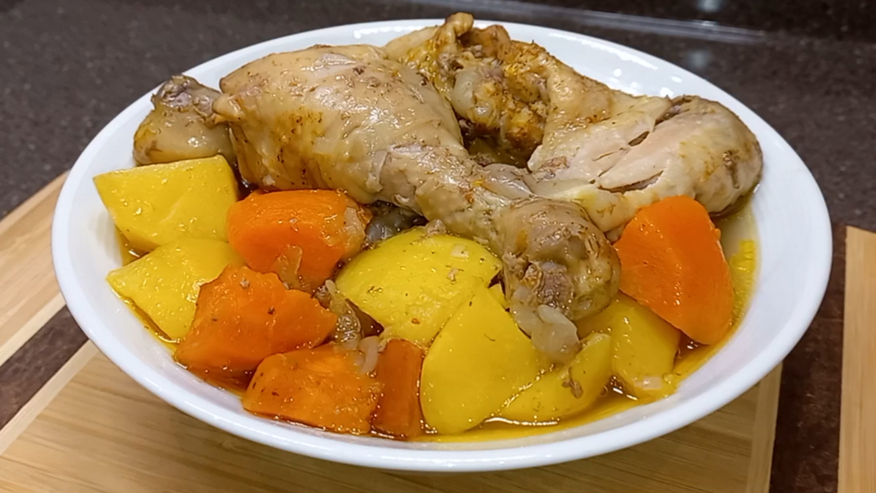 КУРИЦА с ОВОЩАМИ в духовке Вкусный и быстрый ужин Закинул в духовку и все готово! смотреть онлайн