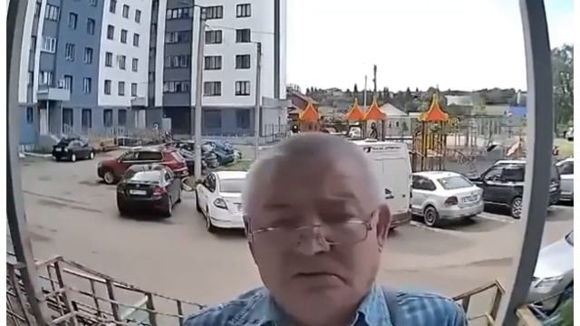 УМНЫЙ ДОМОФОН НЕ ПУСКАЕТ БУЙНОГО МУЖИКА ДОМОЙ
