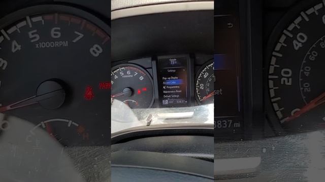 Como borrar luz de mantenimiento toyota tacoma 2018. maintenance request soon смотреть онлайн