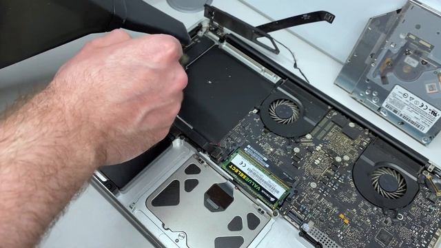 SSD в MacBook. Инструкция по установке. смотреть онлайн