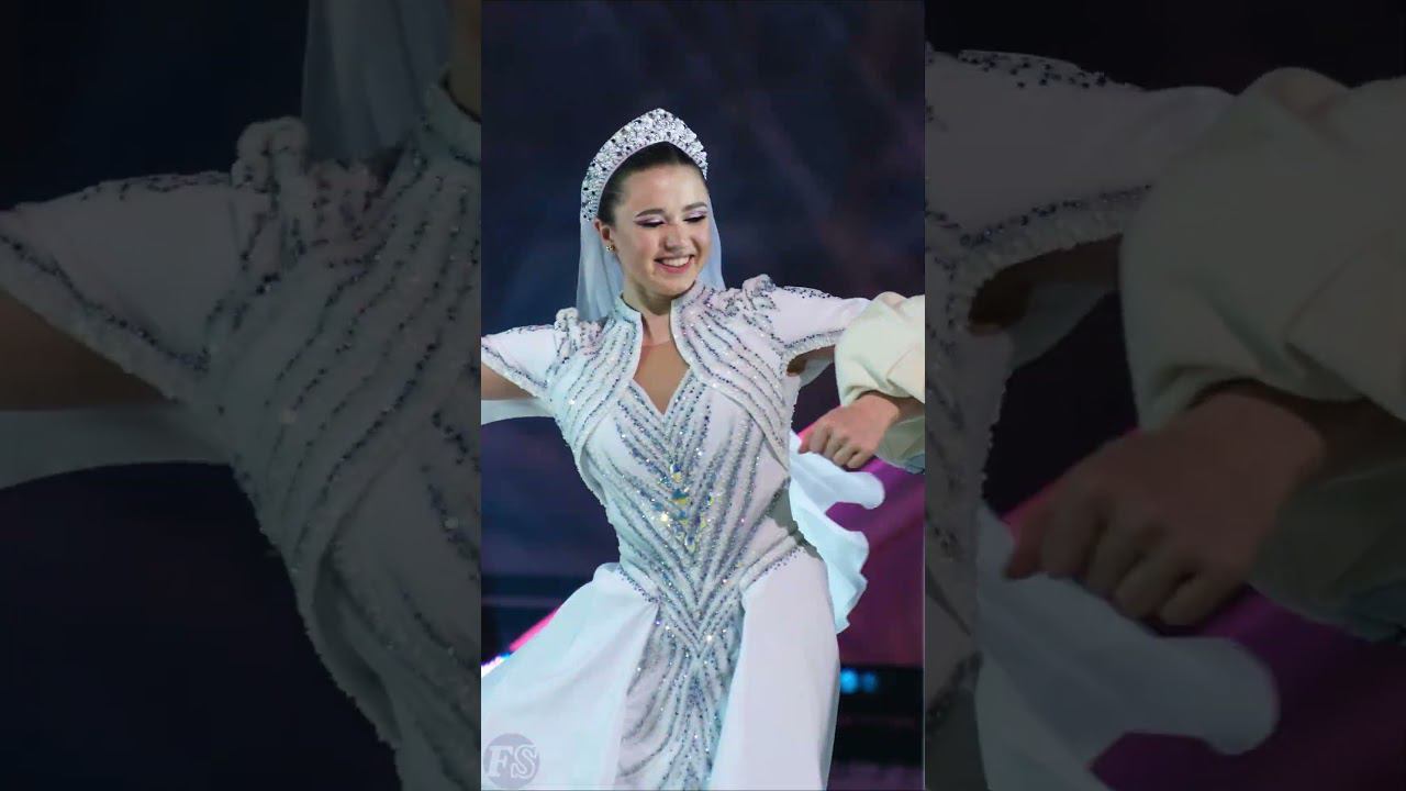 Камила ВАЛИЕВА невеста! Веселый танец в конце шоу "Вечера на хуторе", 29 декабря 2023 г. смотреть онлайн