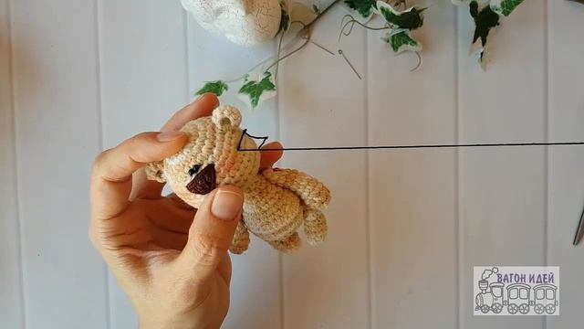 Вязаный мишка амигуруми. Сборка. Ниточный шарнир. Предыдущие этапы - под видео смотреть онлайн