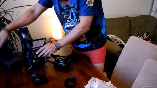 UNPACKING the Panasonic LUMIX FZ45 смотреть онлайн
