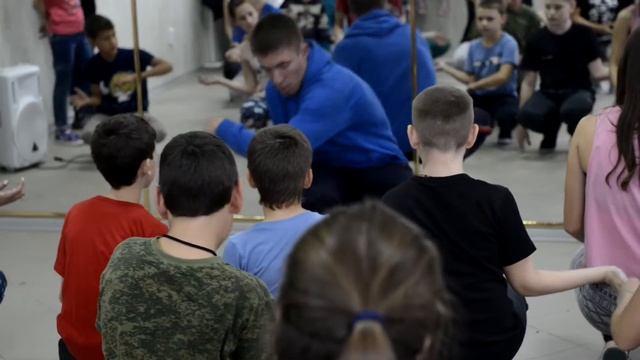 Узнай о школе танцев "E-dance Studio" за 3 минуты смотреть онлайн