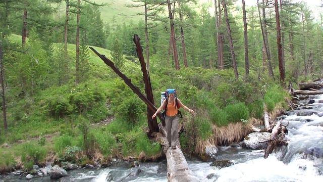 Переход реки по бревну смотреть онлайн