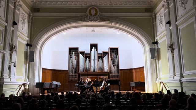 М. Таривердиев - Трио для фортепиано, скрипки и виолончели смотреть онлайн