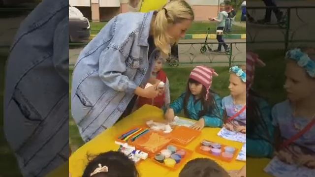 А у нас во дворе ко дню защиты детей смотреть онлайн