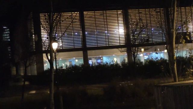 БАРСЕЛОНА, Испания! Вечерняя прогулка! ?Триумфальная Арка! ?️Достопримечательности Барселоны?️ смотреть онлайн