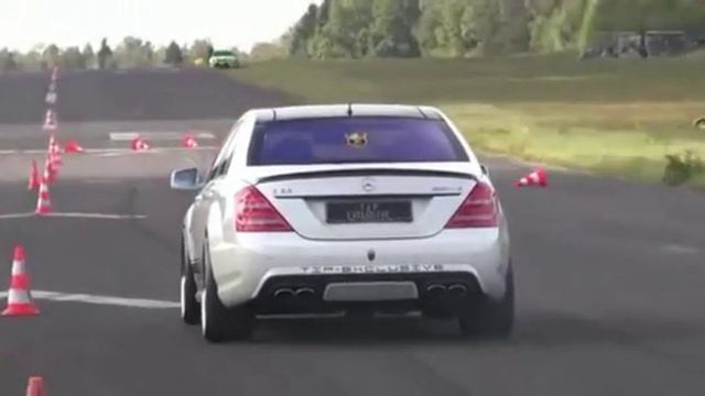 Mercedes-Benz S63 AMG Burnout, Revs, Accelerations! смотреть онлайн