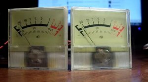 Аналоговый (стрелочный) индикатор уровня звука