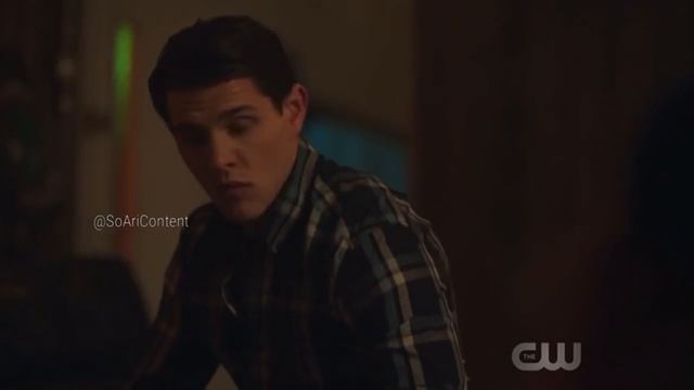 Riverdale 2×04 Veronica makes red circle tees| Betty, Kevin, Toni and Jughead try to solve the code смотреть онлайн