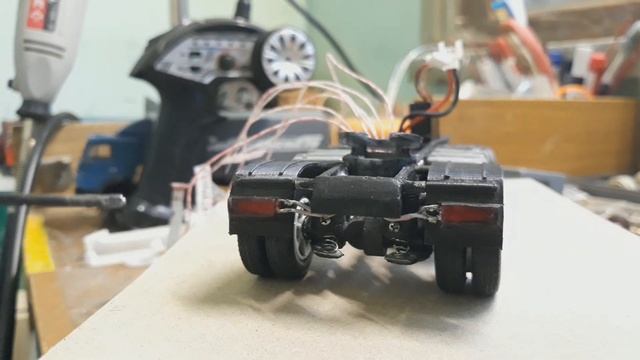 Радиоуправляемая модель Renault Magnum Обзор 2 смотреть онлайн