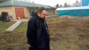 Медведь в селе Высоцкое Ставропольского края.