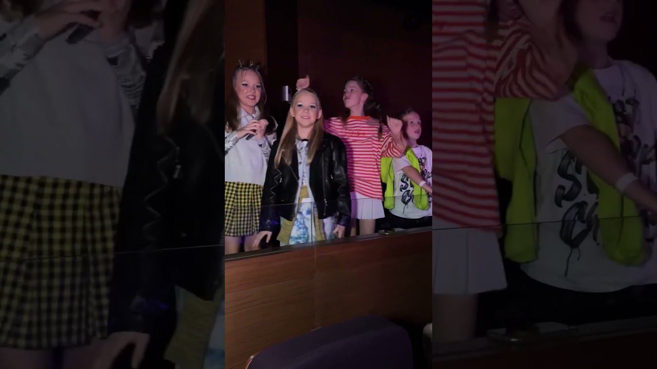Впервые пошла с дочками на концерт! смотреть онлайн