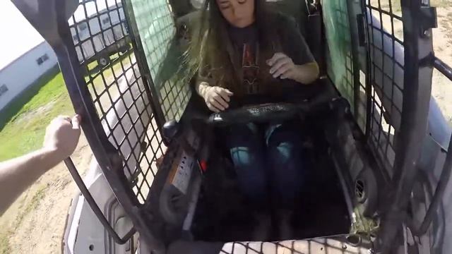 Как научиться управлять Bobcat. Бобкэт Центр поможет