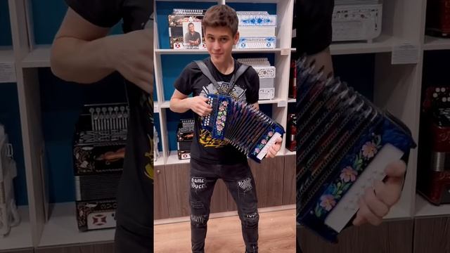 ВЛУПИЛ ЧАРДАШ НА МАЛЕНЬКОЙ ГАРМОНИ? смотреть онлайн