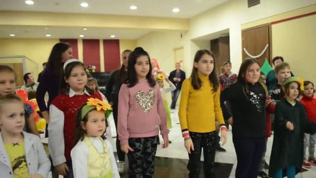 Игра "Ёлочки-пенёчки" смотреть онлайн