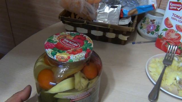 Как легко и быстро открыть винтовую крышку на банке смотреть онлайн