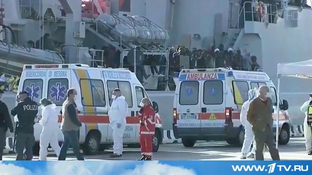 В Средиземном море затонуло судно с сотнями мигрантов смотреть онлайн