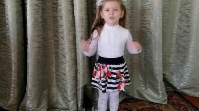 Стихотворение "Снежинка" Н. Капустюк, читает Стецинская Варвара, 5 лет, МАДОУ ДС №11 "Колокольчик" смотреть онлайн