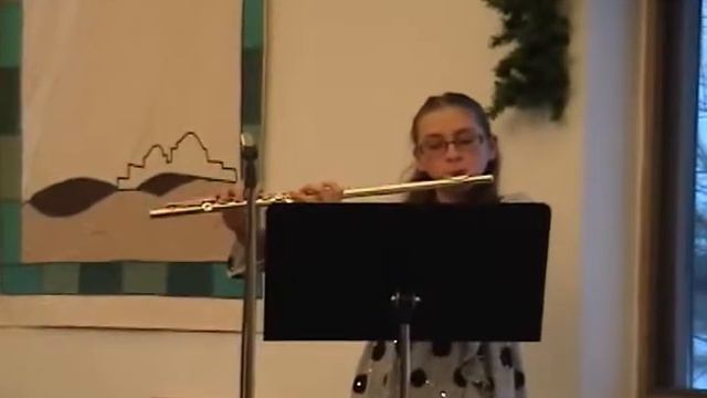 Maddie Plays the Flute - Christmas Eve смотреть онлайн
