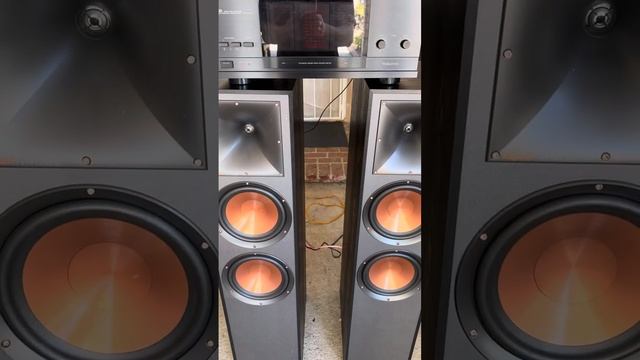 Yamaha Amp & Klipsch R-820F смотреть онлайн