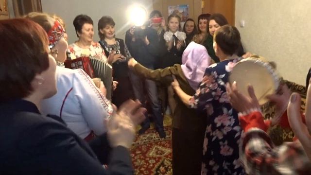 Жительница Новочебоксарска станцевала в свой 100-летний юбилей смотреть онлайн