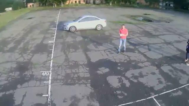 Syma X8HG с HD-камерой смотреть онлайн