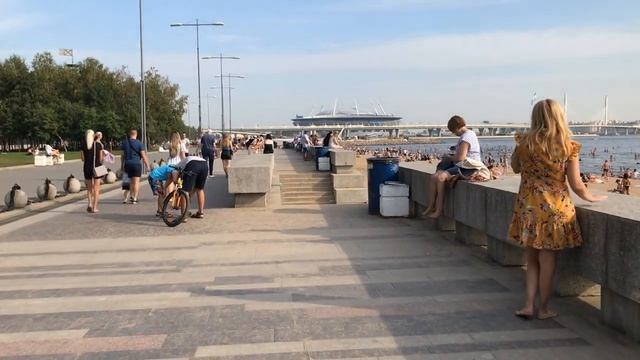 Парк 300 летия.Рядом станция метро БЕГОВАЯ.Санкт-Петербург смотреть онлайн