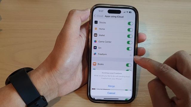 iPhone 14/14 Pro Max: How to Turn On/Off Freeform Sync To iCloud смотреть онлайн