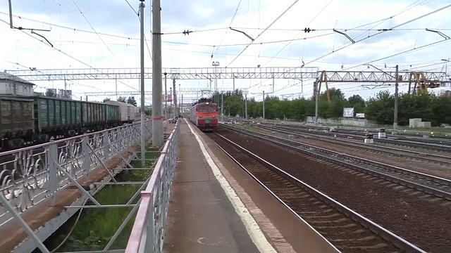 Электровоз ВЛ11-347А,Б/348Б (ТЧЭ-23) следует резервом по 1-му гл. пути ст. Люберцы-2. смотреть онлайн